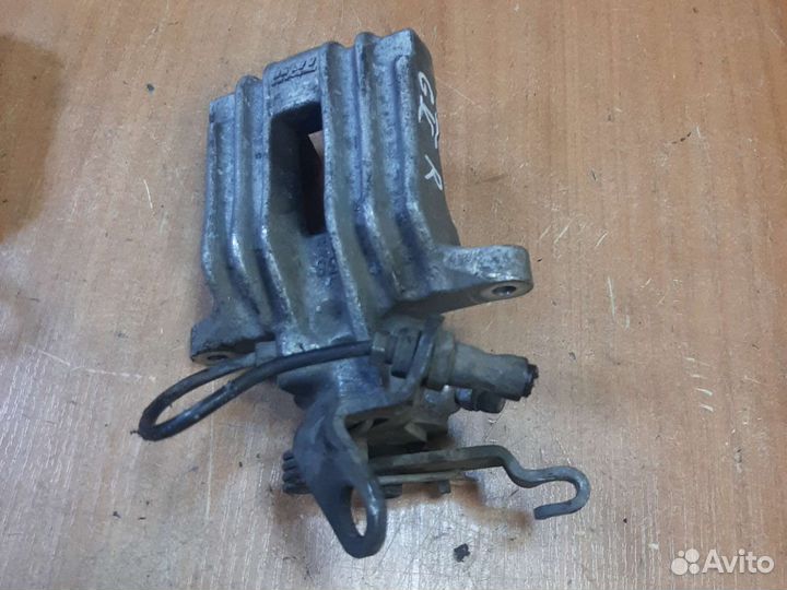 Суппорт задний VAG Volkswagen Джетта 5 Audi A3 8P