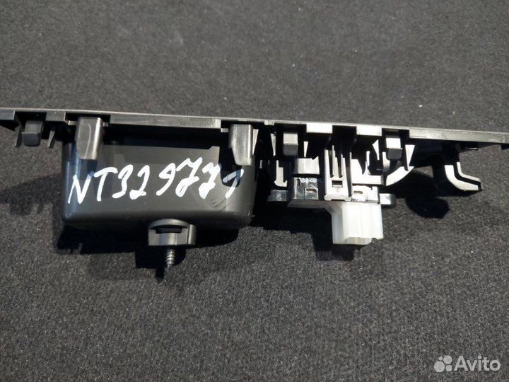 Блок управления стеклами задний правый Nissan