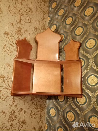 Иконостас (угловая полка для икон)