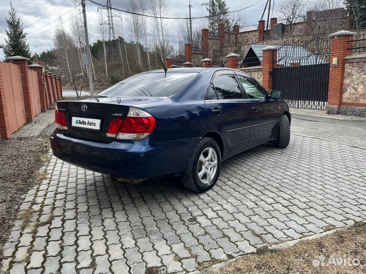 Toyota Camry 2.4 AT, 2002, 200 000 км