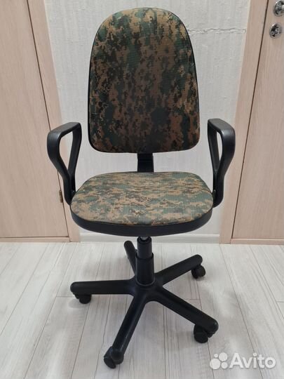 Компьютерное кресло