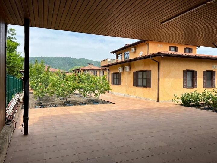 Коттедж 262 м² на участке 11,1 сот.