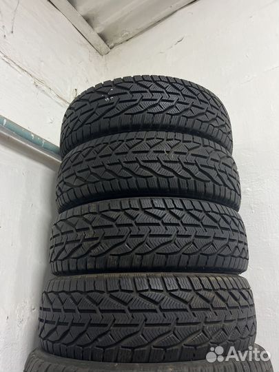 Tigar Winter 215/60 R17