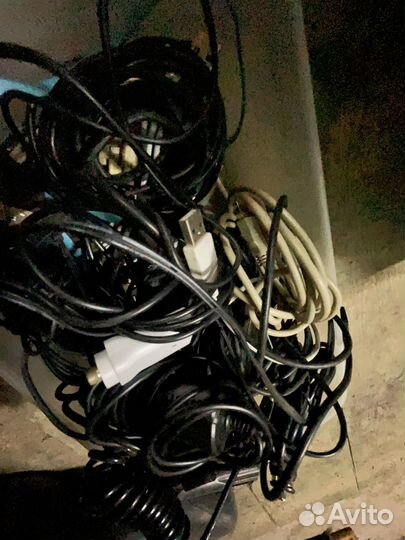 Провода,зарядки,блоки питания и прочее