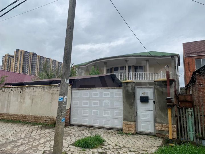 Коттедж 356,1 м² на участке 4,9 сот.