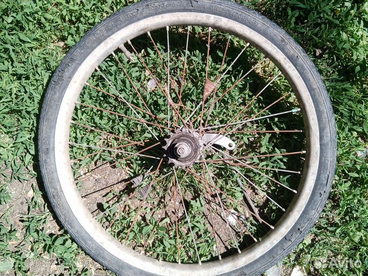 Заднее колесо от старого велосипеда