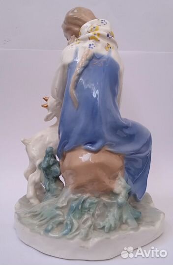 Статуэтка Лзфи Алёнушка с козленком СССР