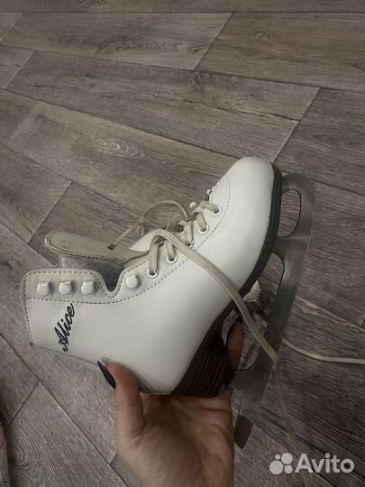 Коньки фигурные