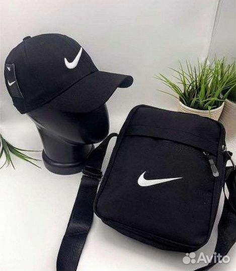 Кепка Nike в Комплекте сумка Nike black & white