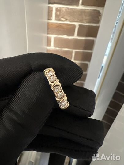 Золотое кольцо tiffany с бриллиантами