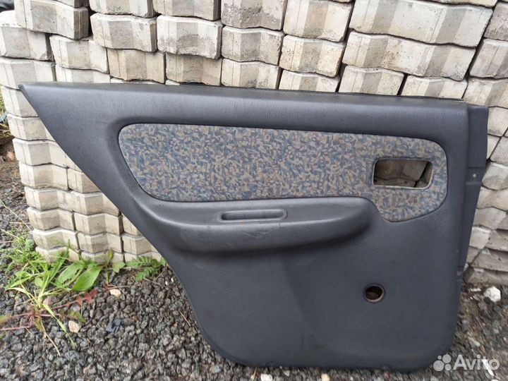 Обшивка двери задняя левая Nissan Almera n15