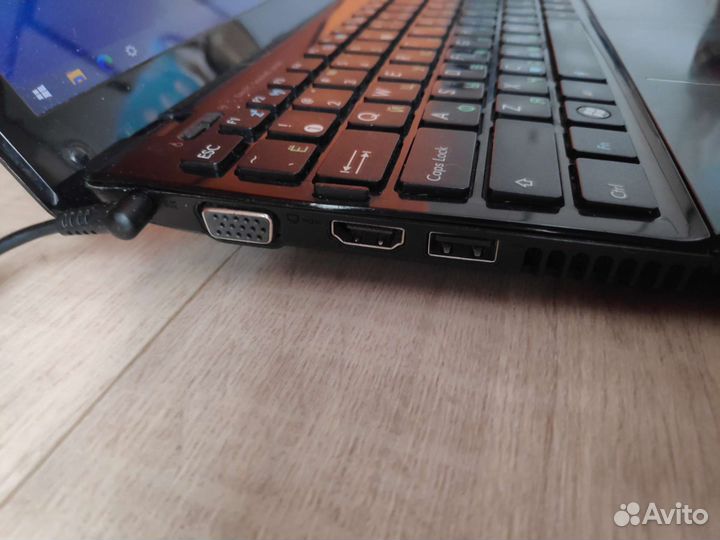 Нетбук Asus eee PC 1215n