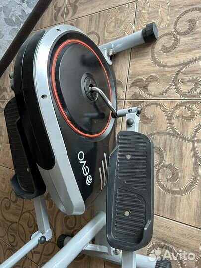 Эллиптический тренажер Evo Fitness Elion