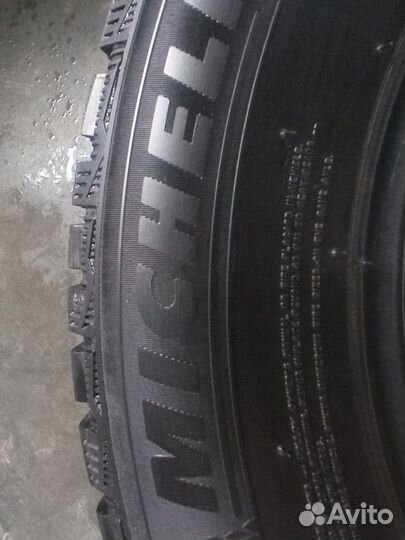 Michelin X-Ice North 4 215/65 R16 102