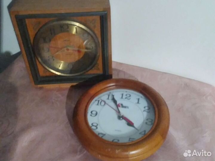 Часы настольные маяк