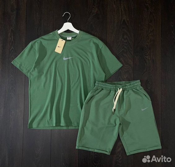 Шорты и футболка Nike