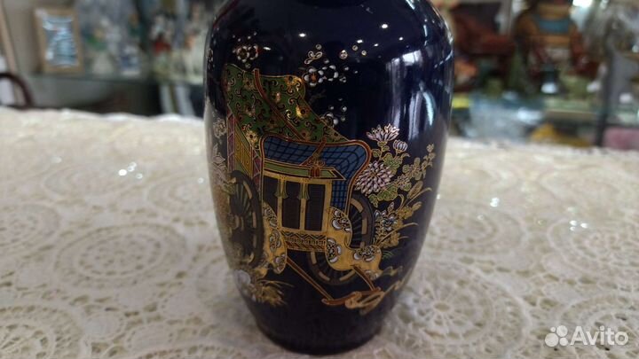 Ваза для цветов Япония