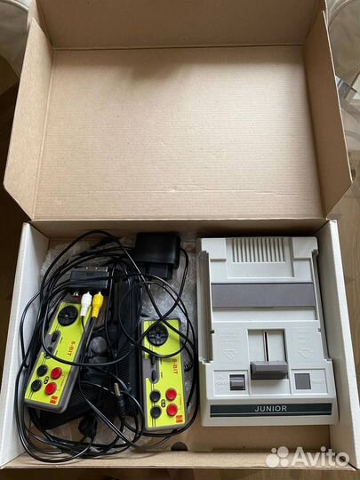 Игровая приставка dendy