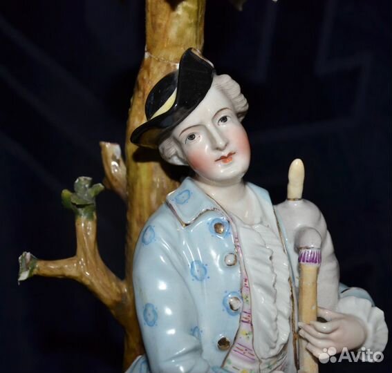 Антикварная статуэтка подсвечник Sitzendorf