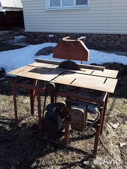 Деревообрабатывающий станок