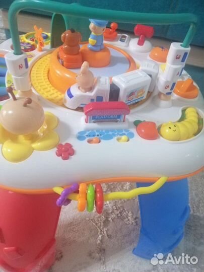 Развивающий столик жирафики