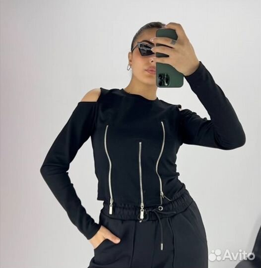 Джинсы, спортивный костюм, рубашка