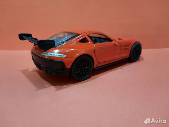 Машинка суперкар игрушка масштаб 1:36