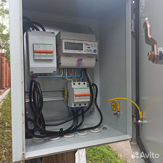 Электромонтер с опытом в строительстве