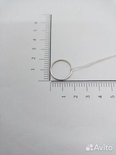 Кольцо с природным камнем Золото