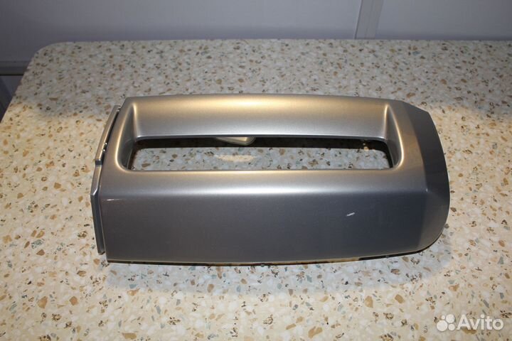 Накладка на стоп правый Nissan elgrand e51