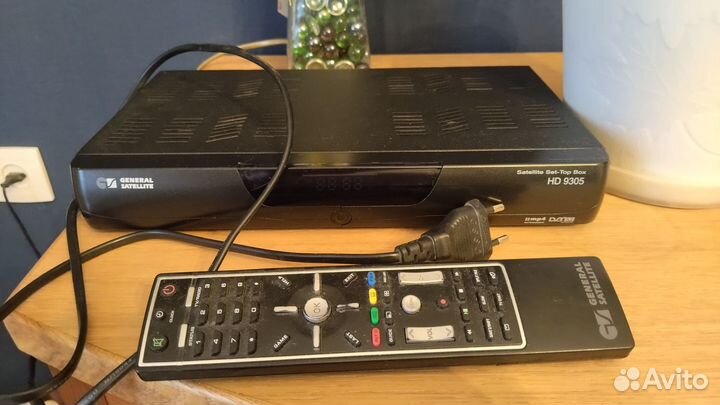 Ресивер триколор HD 9305