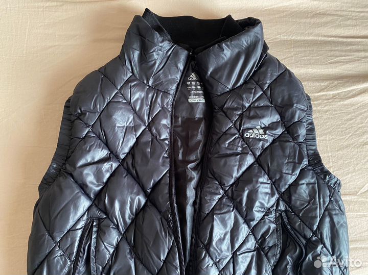 Жилеткa утепленая adidas 42-44 размер
