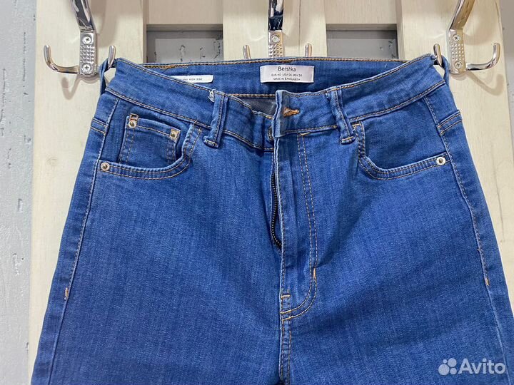 Джинсы bershka