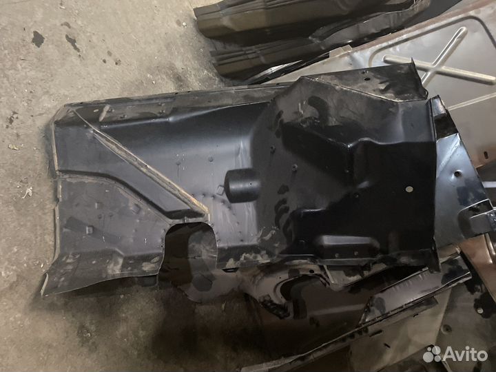 Брызговик переднего крыла газ 3102 Волга