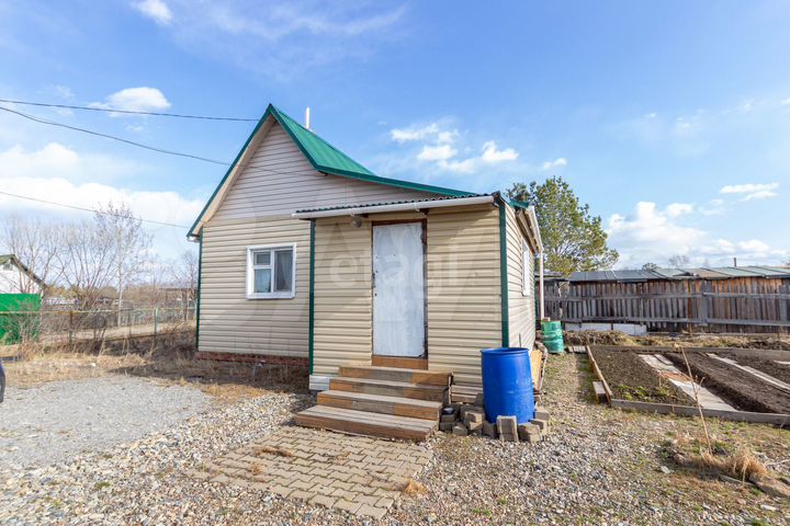 Дом 42 м² на участке 10,7 сот.