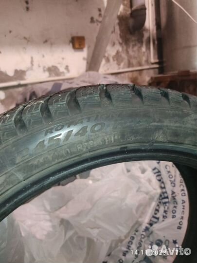 Pirelli Ice Zero 2 245/40 R19 98H