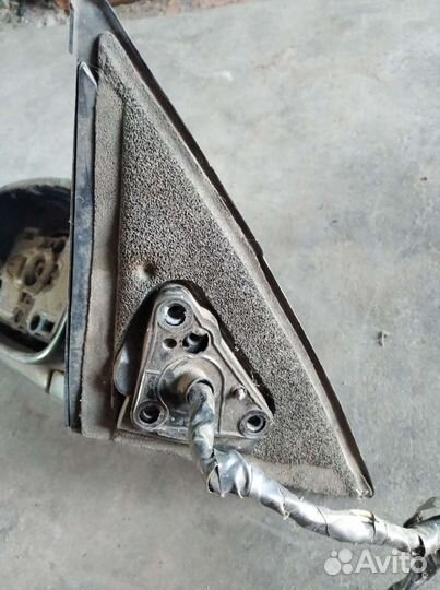 Левое зеркало на тайоту