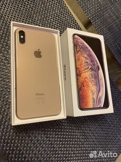 Телефон iPhone xs max Gold
