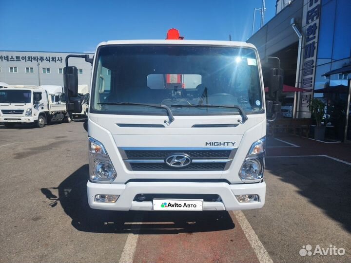 Бортовой грузовик Hyundai Mighty с КМУ Kanglim, 2017