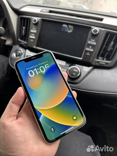 iPhone 11 64GB / Идеал / Sim