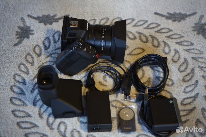 Видеокамера Canon XC10 + CFast 2.0 на 128Gb