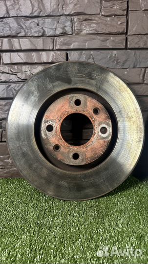 Диск тормозной передний Peugeot 207 TRW мало б/у