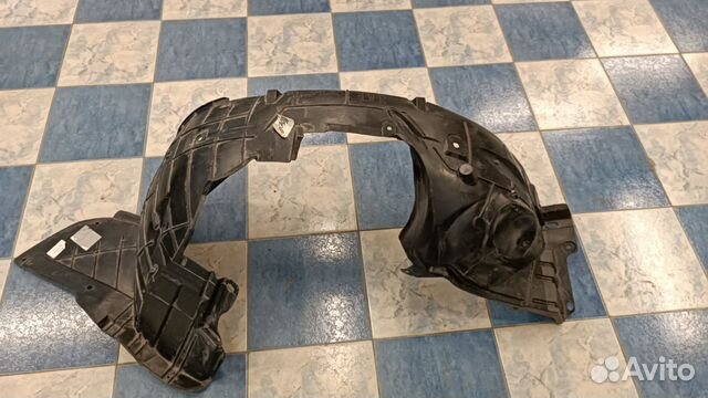 Подкрылок передний правый Nissan Almera G15