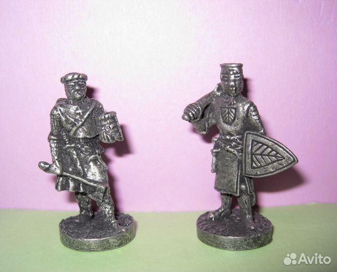 Киндер Солдатики