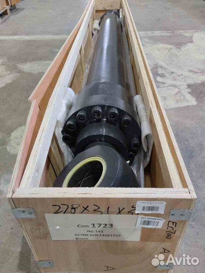 Гидроцилиндр стрелы VOE14587747 Volvo EC700