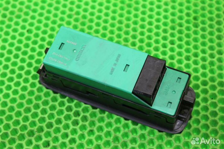 Блок управления стеклоподъемниками передний правый