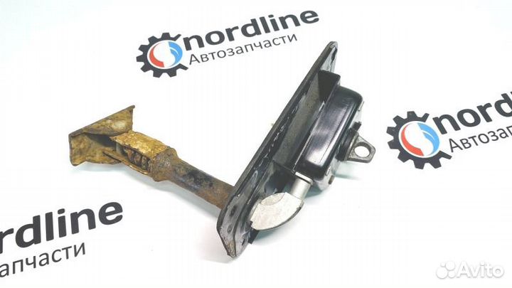 Крепление запасного колеса механизм Volvo Xc90