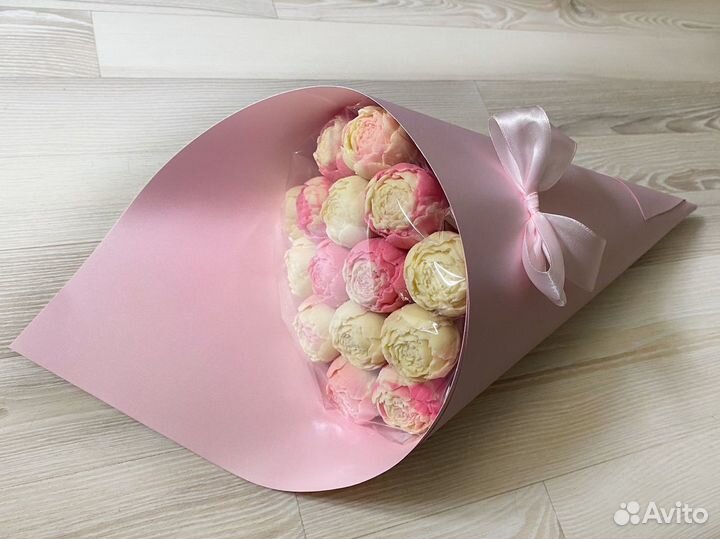 Букеты из шоколадных пионов