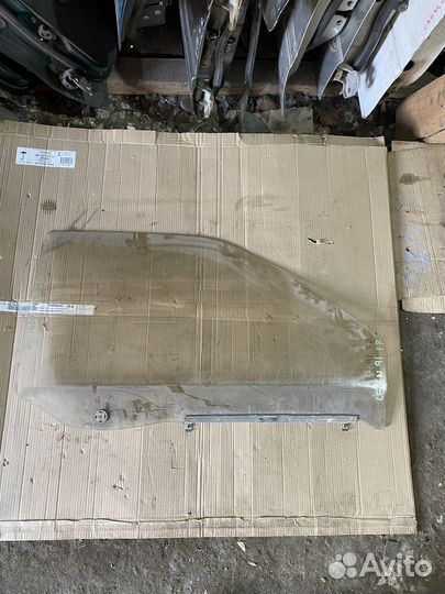 Стекло переднееправое Тойота Королла Левин AE91