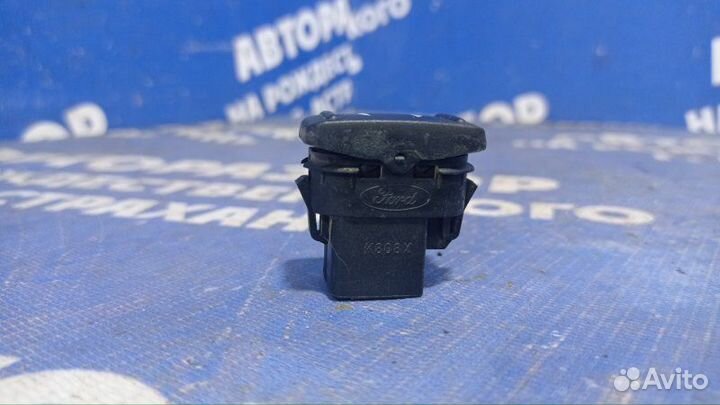 Кнопка стеклоподъемника Ford Focus 2 седан 2007